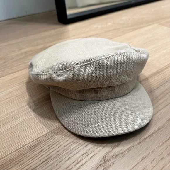 Zara hat - Picture 1 of 1